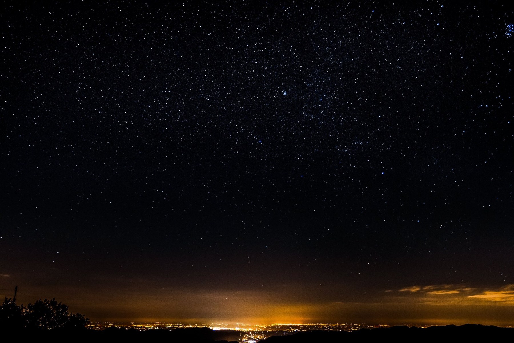 Panorama stellare e di pianura, tutto dall'osservatorio astronomico di Monteromano! Foto di Matteo B